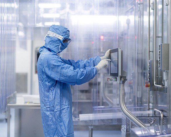 Scientifique dans un laboratoire Scientifique dans un laboratoire